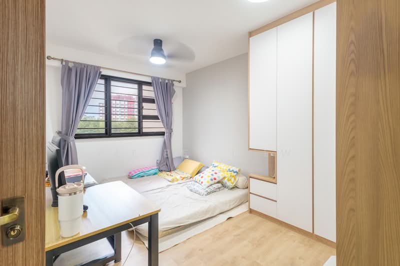 467B Bukit Batok West Avenue 9 HDB Flat For Sale at S$ 848,000 | PropertyGuru Singapore - Bedroom