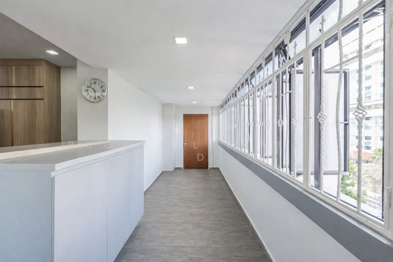 746 Yishun Street 72 HDB Flat For Sale at S$ 1,080,000 | PropertyGuru Singapore - Corridor