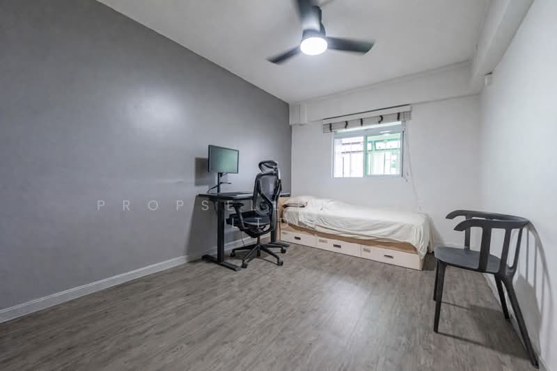 746 Yishun Street 72 HDB Flat For Sale at S$ 1,080,000 | PropertyGuru Singapore - Bedroom