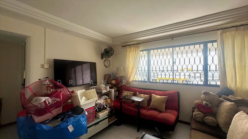 633 Yishun Street 61 HDB Flat For Sale at S$ 1,200,000 | PropertyGuru Singapore - Living Room