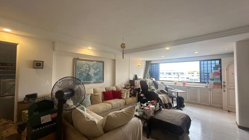 633 Yishun Street 61 HDB Flat For Sale at S$ 1,200,000 | PropertyGuru Singapore - Living Room