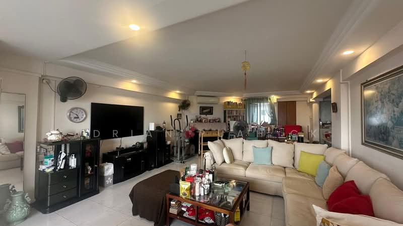633 Yishun Street 61 HDB Flat For Sale at S$ 1,200,000 | PropertyGuru Singapore - Living Room