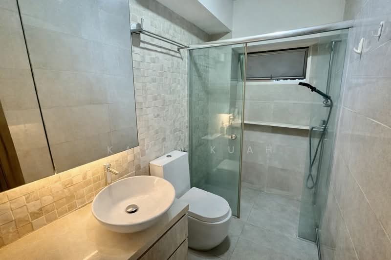 894 Tampines Street 81 HDB Flat For Sale at S$ 1,138,000 | PropertyGuru Singapore - Bathroom
