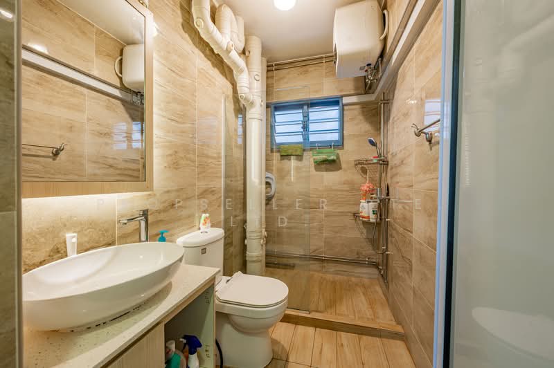 469A Admiralty Drive HDB Flat For Sale at S$ 550,000 | PropertyGuru Singapore - Bathroom