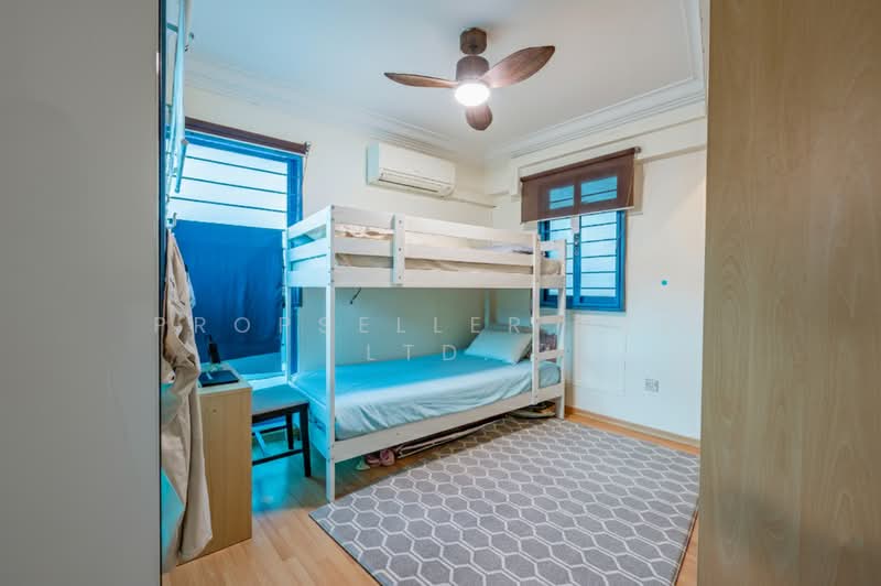 469A Admiralty Drive HDB Flat For Sale at S$ 550,000 | PropertyGuru Singapore - Bedroom