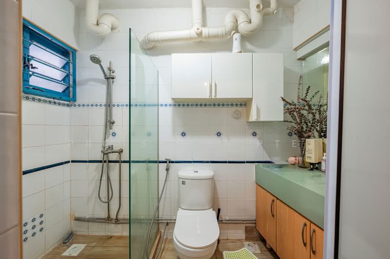 469A Admiralty Drive HDB Flat For Sale at S$ 550,000 | PropertyGuru Singapore - Bathroom