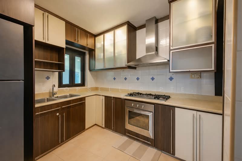 469A Admiralty Drive HDB Flat For Sale at S$ 550,000 | PropertyGuru Singapore - Kitchen
