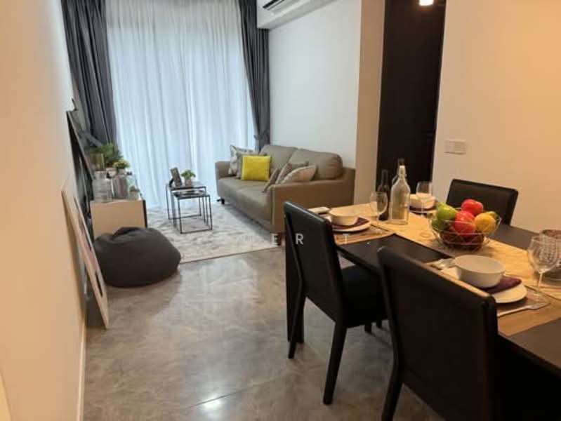 Bugis MRT Condo - 4.3% Rental Yield (Currently $6500) Condominium For Sale at S$ 1,799,999 | PropertyGuru Singapore - Living Room