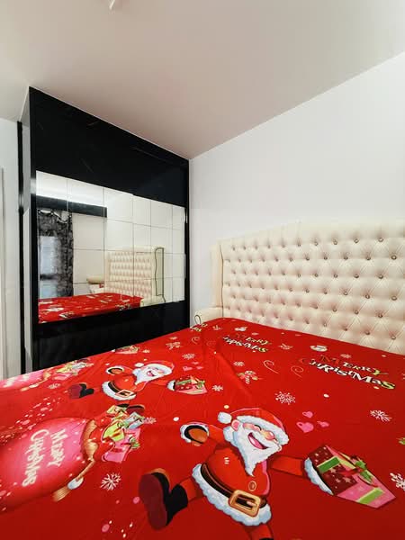 37 Margaret Drive HDB Flat For Sale at S$ 948,000 | PropertyGuru Singapore - Master bedroom