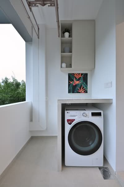 Viz at Holland Condominium For Sale at S$ 2,928,000 | PropertyGuru Singapore - Balcony