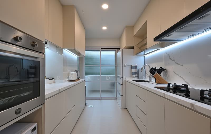 Viz at Holland Condominium For Sale at S$ 2,928,000 | PropertyGuru Singapore - Kitchen
