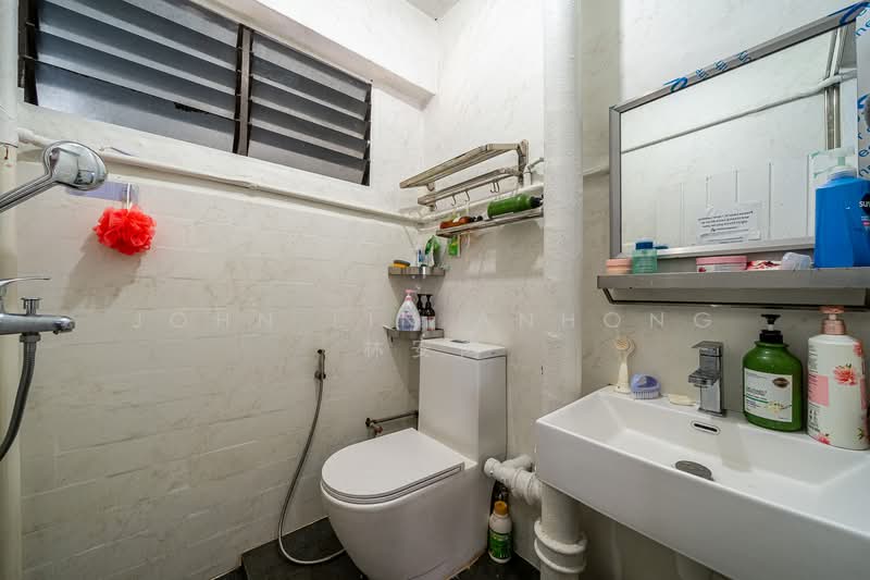 501 West Coast Drive, 501 West Coast Drive, 1,658 sqft, Shop / Shophouse For Sale, by John Lin Anhong 林安鸿, 500055603 - Bathroom - CommercialGuru.com.sg