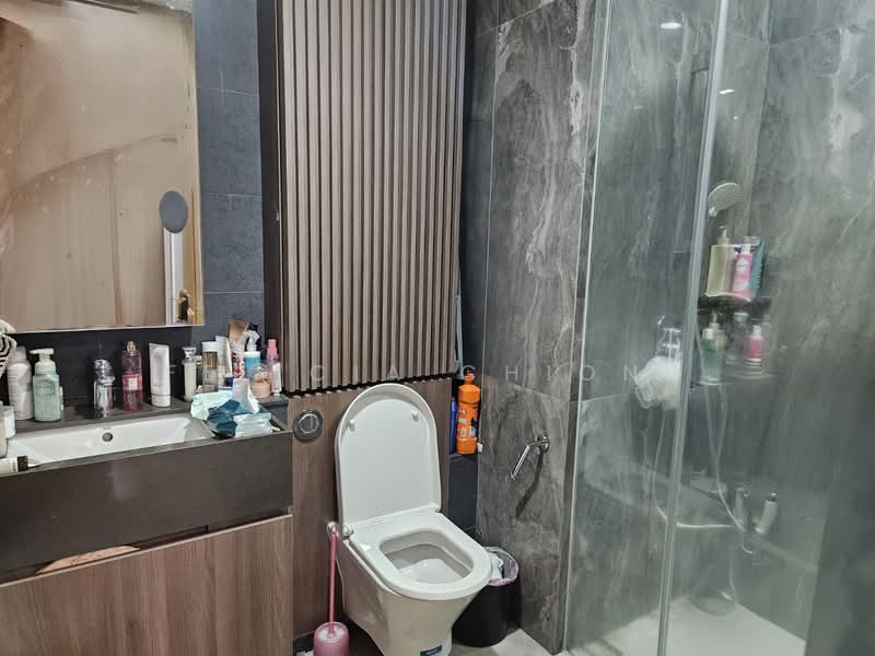 Midwood Condominium For Sale at S$ 1,420,000 | PropertyGuru Singapore - Bathroom