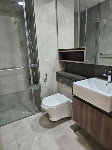 Midwood, 8 Hillview Rise, 2 Bedrooms, 689 sqft, Condominium For Sale, by Felicia Chiong, 500055617 - Bathroom - PropertyGuru.com.sg