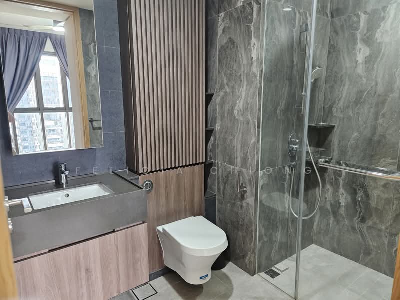Midwood, 8 Hillview Rise, 2 Bedrooms, 689 sqft, Condominium For Sale, by Felicia Chiong, 500055617 - Bathroom - PropertyGuru.com.sg