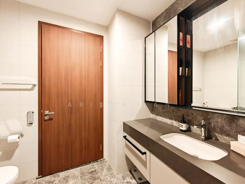 Parksuites, 18 Holland Grove Road, 2 Bedrooms, 700 sqft, Condominium For Rent, by Arissa Tan, 500055626 - PropertyGuru.com.sg