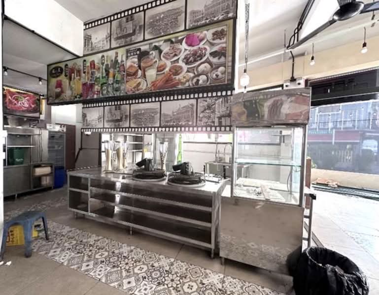 Upper Paya Lebar Road, Upper Paya Lebar Road, 5,926 sqft, Food & Beverage For Sale, by James Lee, 500055640 - Kitchen - CommercialGuru.com.sg