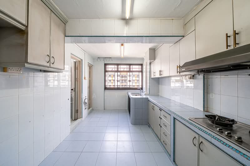 3 Bedok South Avenue 1 HDB Flat For Sale at S$ 400,000 | PropertyGuru Singapore - Kitchen