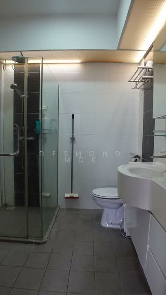 815B Choa Chu Kang Avenue 7 HDB Flat For Sale at S$ 820,000 | PropertyGuru Singapore - Bathroom