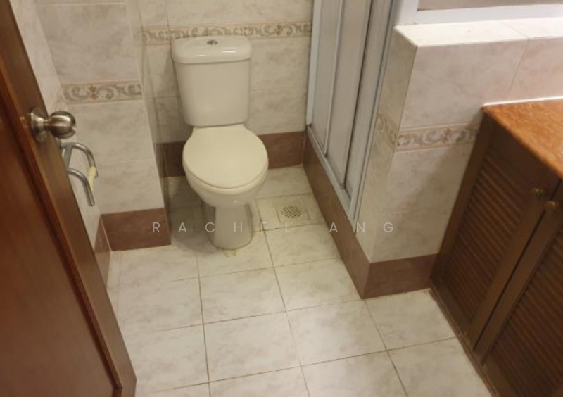 Gold Coast Condo, 360 Pasir Panjang Road, 4 Bedrooms, 1,830 sqft, Condominium For Rent, by Rachel Ang, 500055658 - Bathroom - PropertyGuru.com.sg