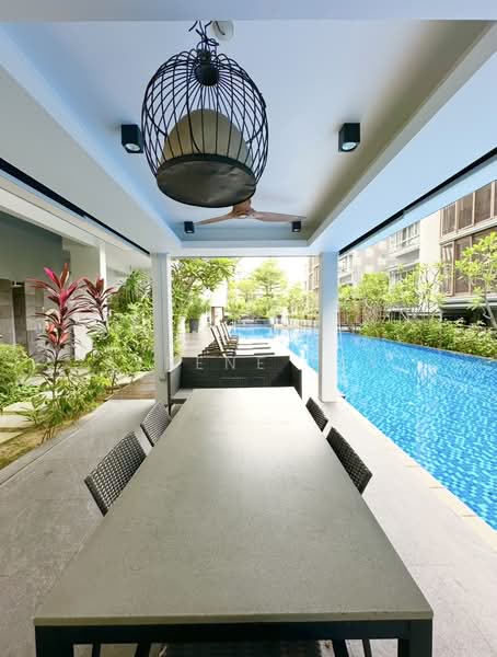 Horizon Residences Apartment For Sale at S$ 2,000,000 | PropertyGuru Singapore - Pool