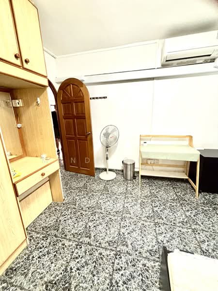 Room 1-Dressing table,wardrobe provided