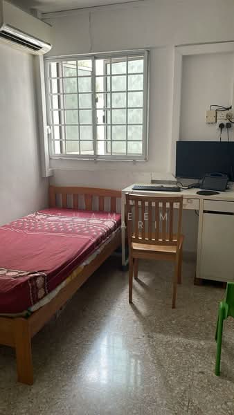 330 Ang Mo Kio Avenue 1, 330 Ang Mo Kio Avenue 1, Room Rental, 200 sqft, HDB Flat For Rent, by Thameem Ansari, 500055727 - Bedroom - PropertyGuru.com.sg