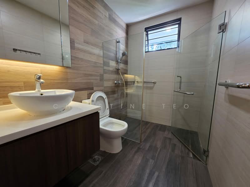 Cheap terrace, near Mrt, supermarket, Sixth Avenue, Bukit Timah, Holland Road, 5 Bedrooms, 4,000 sqft, Terraced House For Rent, by Christine Teo, 500055732 - Bathroom - PropertyGuru.com.sg