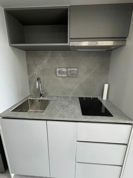 Parc Clematis Condominium For Sale at S$ 938,000 | PropertyGuru Singapore - Kitchen