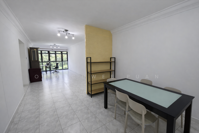 453 Choa Chu Kang Avenue 4 HDB Flat For Sale at S$ 640,000 | PropertyGuru Singapore - Living Room