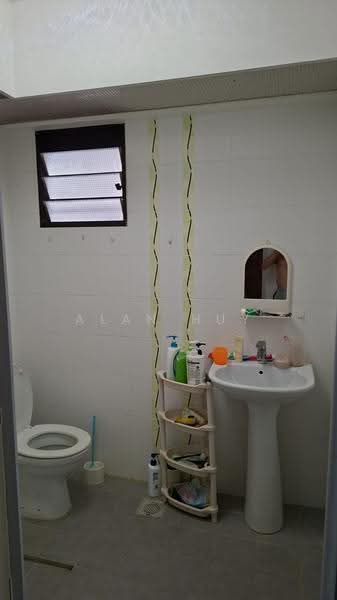 720 Yishun Street 71, 720 Yishun Street 71, Sembawang / Yishun, Room Rental, 200 sqft, HDB Flat For Rent, by Alan Huy, 500055782 - Bathroom - PropertyGuru.com.sg