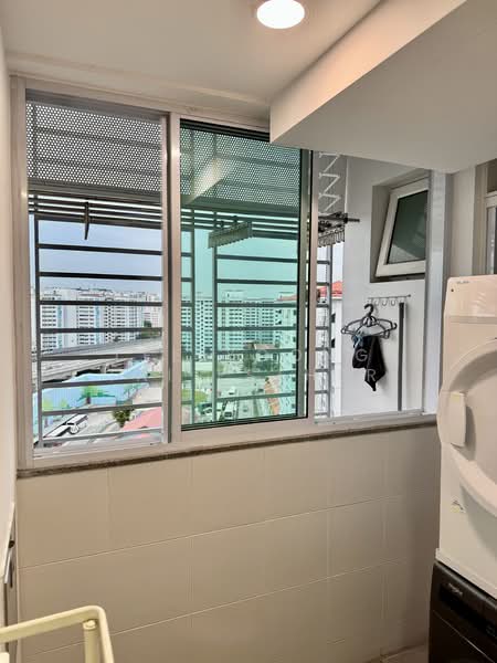 The Warren, 37 Choa Chu Kang Loop, Room Rental, 200 sqft, Apartment For Rent, by Lee Yoong Tai Esther, 500055792 - Balcony - PropertyGuru.com.sg