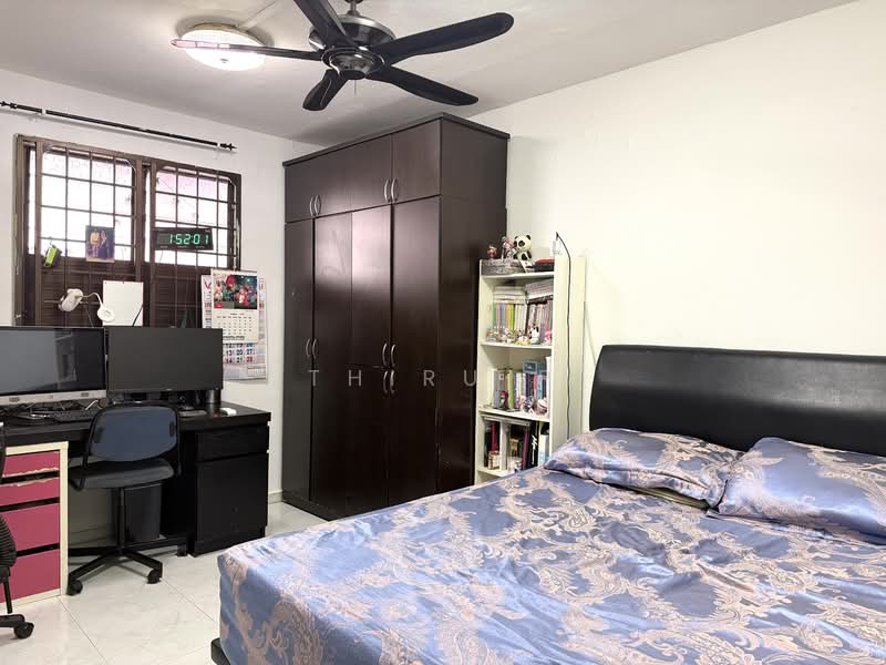 316 Bukit Batok Street 32 HDB Flat For Sale at S$ 420,000 | PropertyGuru Singapore - Bedroom
