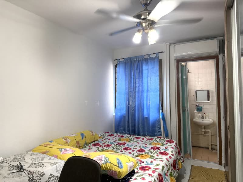 316 Bukit Batok Street 32 HDB Flat For Sale at S$ 420,000 | PropertyGuru Singapore - Bedroom