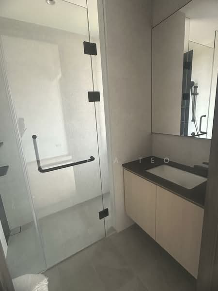 Jervois Mansion, 12 Jervois Close, 4 Bedrooms, 1,722 sqft, Condominium For Rent, by Rowena Teo, 500055827 - Junior Master Bathroom - PropertyGuru.com.sg