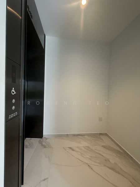 Jervois Mansion, 12 Jervois Close, 4 Bedrooms, 1,722 sqft, Condominium For Rent, by Rowena Teo, 500055827 - Private Lift Lobby - PropertyGuru.com.sg