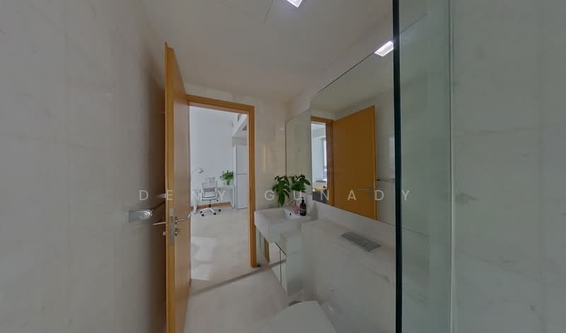 Tribeca by the Waterfront Condominium For Sale at S$ 1,420,000 | PropertyGuru Singapore - Bathroom