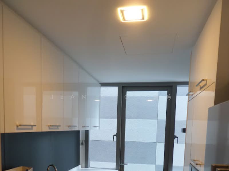 Thomson Grand Cluster House For Sale at S$ 4,120,000 | PropertyGuru Singapore - Kitchen