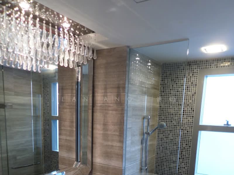 Thomson Grand Cluster House For Sale at S$ 4,120,000 | PropertyGuru Singapore - Bathroom