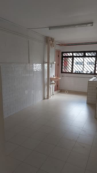 330 Clementi Avenue 2 HDB Flat For Sale at S$ 500,000 | PropertyGuru Singapore - Kitchen