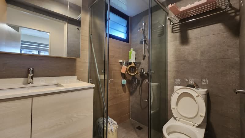 131A Canberra Crescent, 131A Canberra Crescent, 3 Bedrooms, 990 sqft, HDB Flat For Rent, by Joanne Chua  蔡蕙励, 500055851 - Bathroom - PropertyGuru.com.sg
