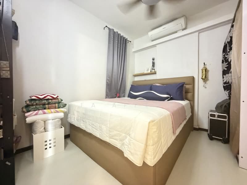620 Bedok Reservoir Road HDB Flat For Sale at S$ 390,000 | PropertyGuru Singapore - Bedroom 1