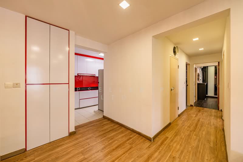 208C Punggol Place HDB Flat For Sale at S$ 650,000 | PropertyGuru Singapore - Kitchen