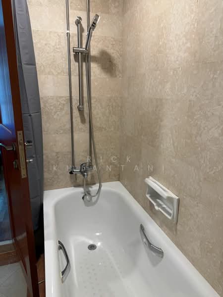 Emerald Garden, 33 Club Street, 1 Bedroom, 250 sqft, Condominium For Rent, by Rick Khiantani, 500055866 - Bathroom - PropertyGuru.com.sg