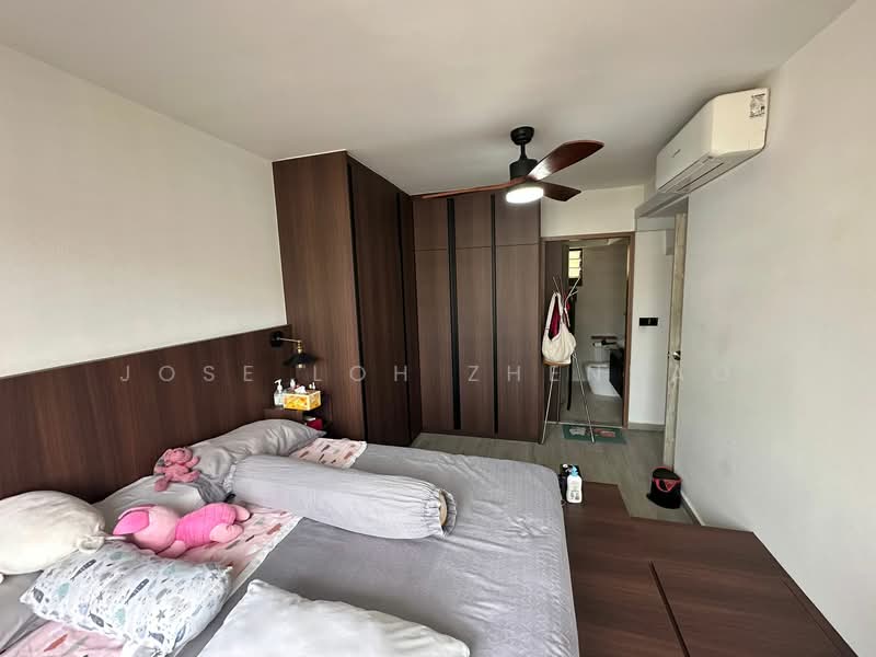 463B Bukit Batok Street 41 HDB Flat For Sale at S$ 868,000 | PropertyGuru Singapore - Bedroom