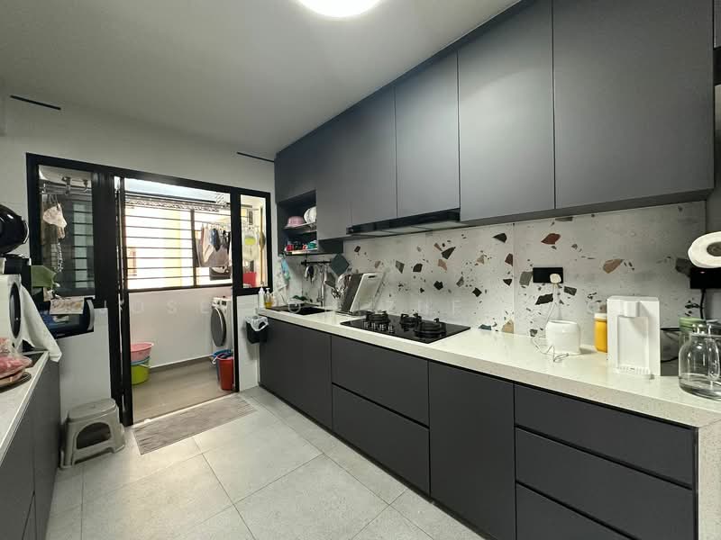 463B Bukit Batok Street 41 HDB Flat For Sale at S$ 868,000 | PropertyGuru Singapore - Kitchen
