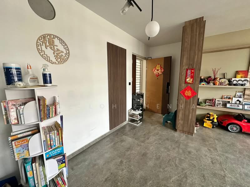 463B Bukit Batok Street 41 HDB Flat For Sale at S$ 868,000 | PropertyGuru Singapore - Entrance