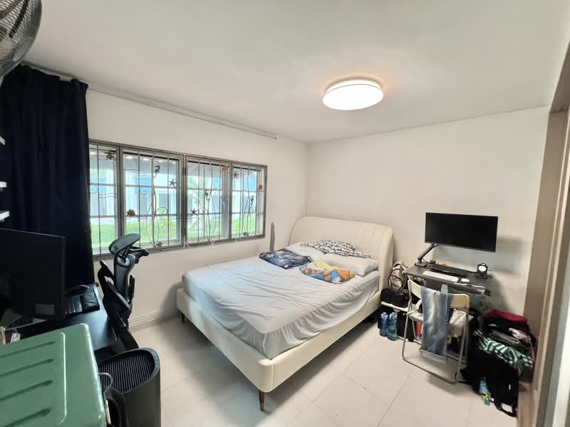 53 Jalan Ma'mor, 53 Jalan Ma'mor, 3 Bedrooms, 1,324 sqft, HDB Flat For Sale, by Kye Fung, 500055892 - Bedroom 1 - PropertyGuru.com.sg