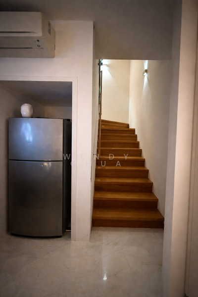 The Clift, 21 McCallum Street, 1 Bedroom, 754 sqft, Apartment For Rent, by Wendy Chua, 500055893 - Stairs - PropertyGuru.com.sg