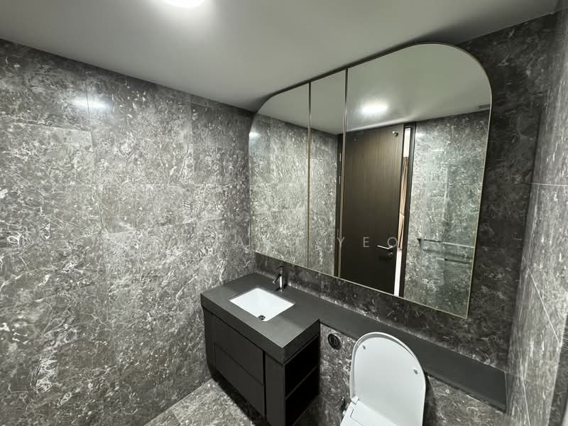 Avenue South Residence Condominium For Sale at S$ 1,680,000 | PropertyGuru Singapore - Bathroom